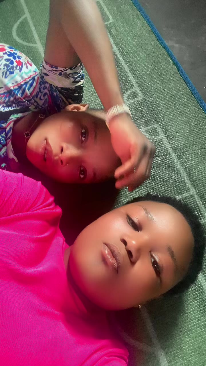 @Anikeade💕💕🥹