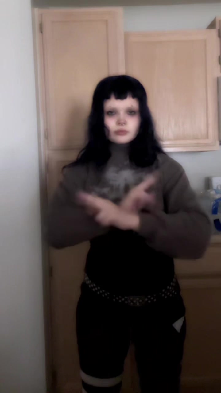 @kneesock