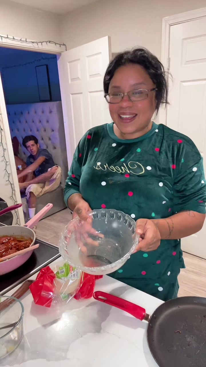 @lalalopez