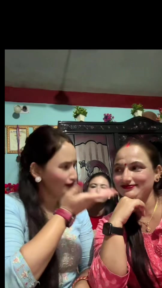 @NISHA OLI❤️