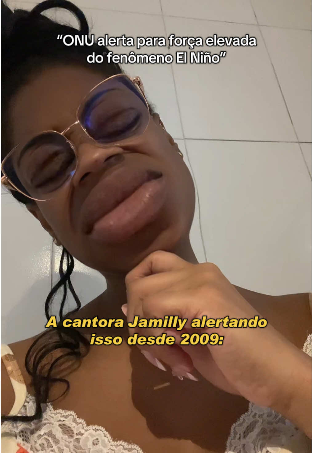 @LORE MAN&Uacute;