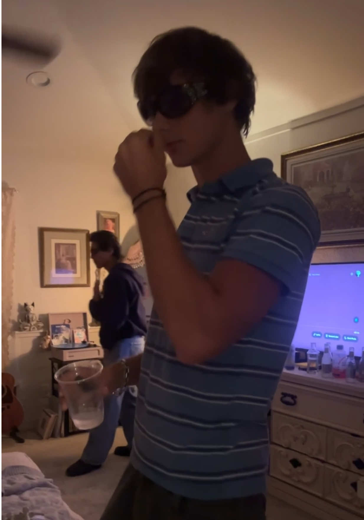 @LT