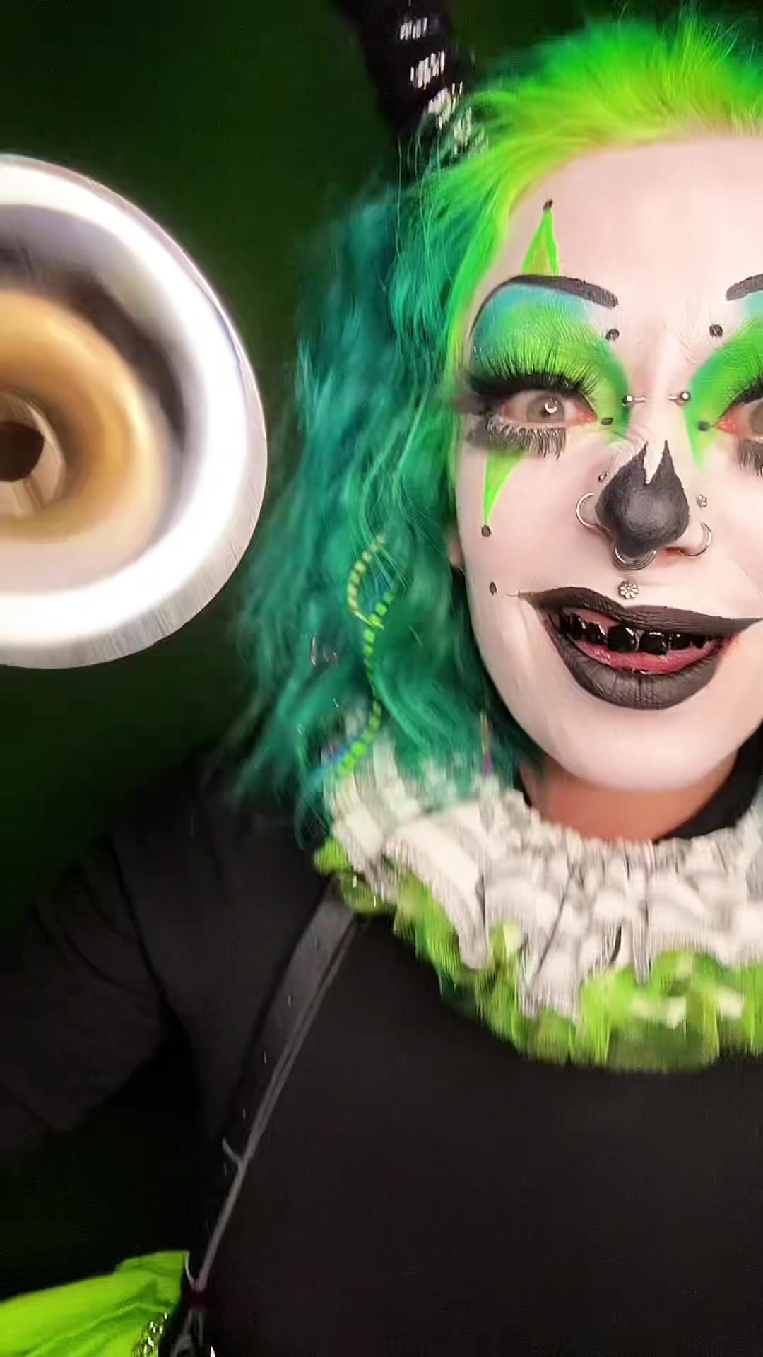 @leeloutheclown