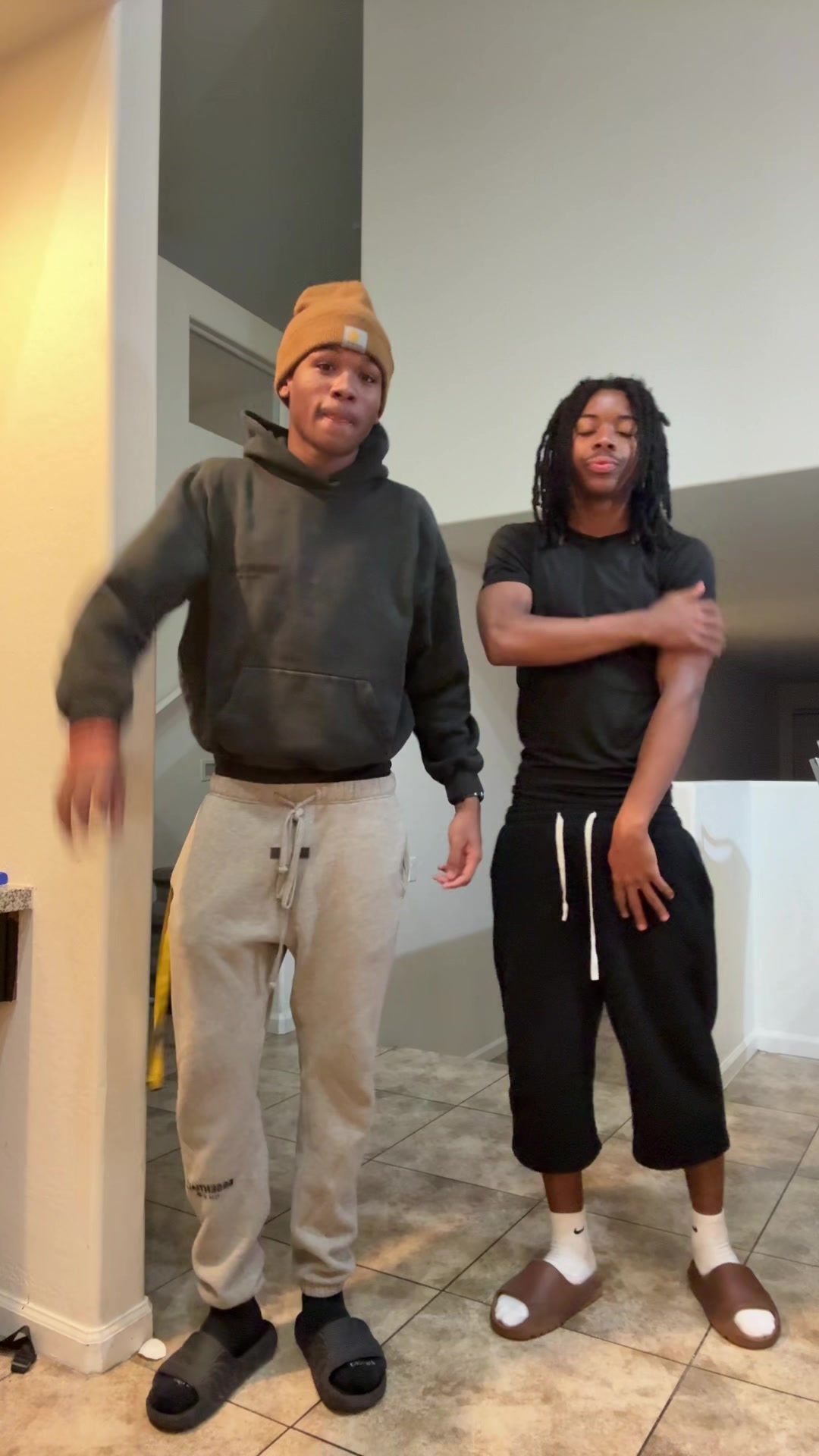 @ᶻ⁴