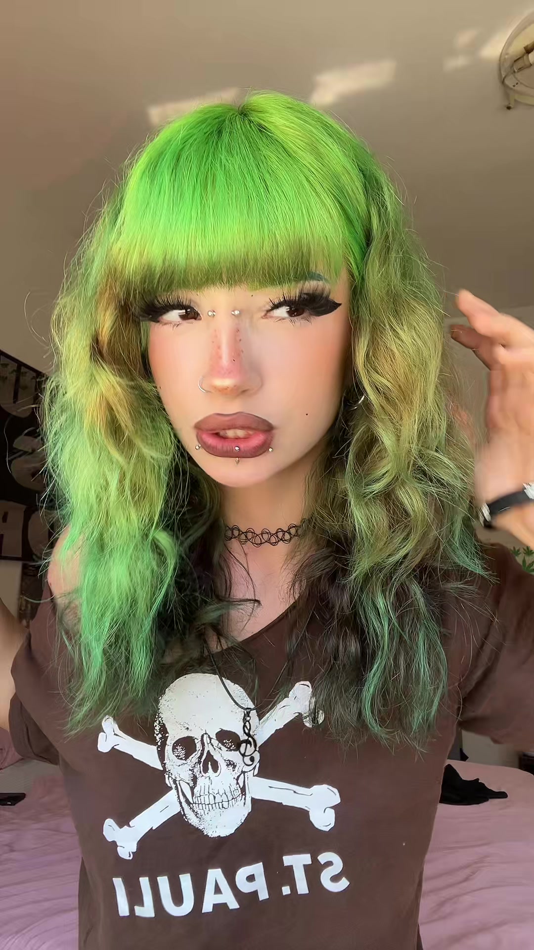 @,