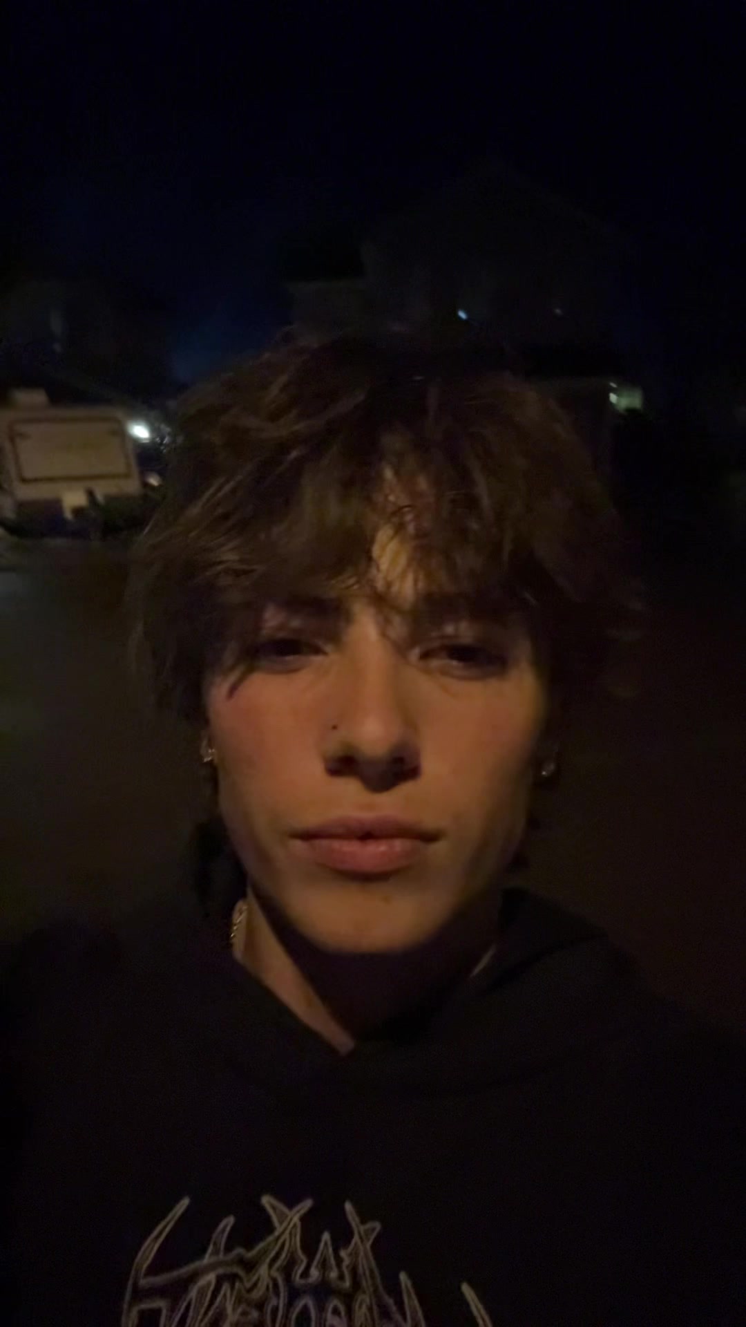 @︎