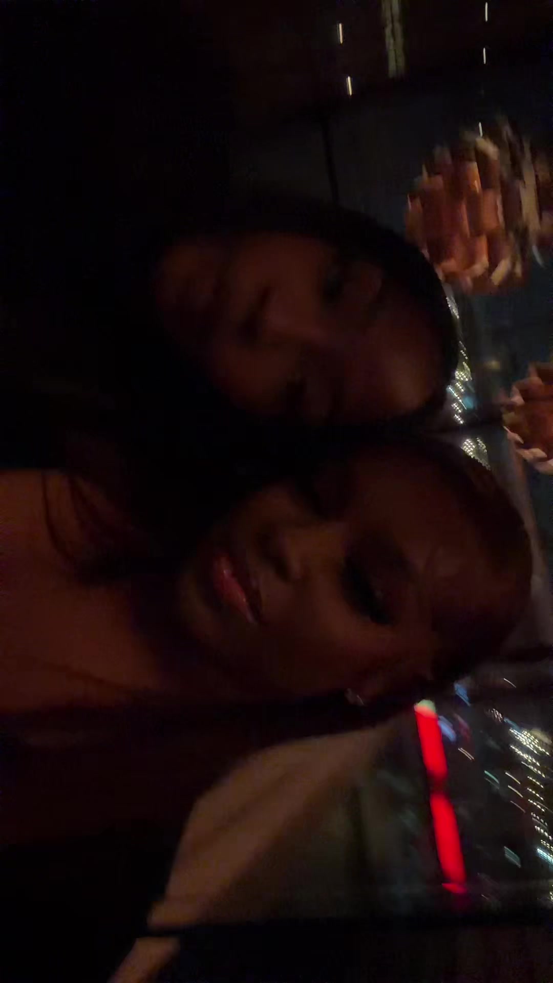 @👩🏾&zwj;❤️&zwj;💋&zwj;👩🏾