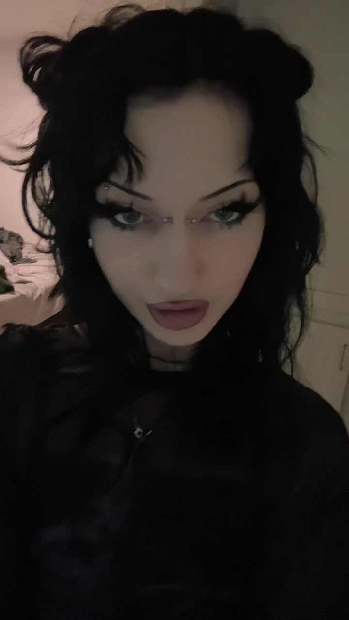 @·:*¨༺˙♱⋆☠︎︎⋆♱˙༻¨*:·