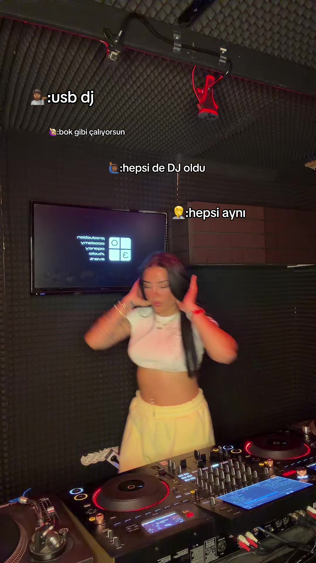 @Kimbudilek0