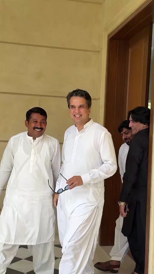 @Makhdoom Hashim Javan Bakht