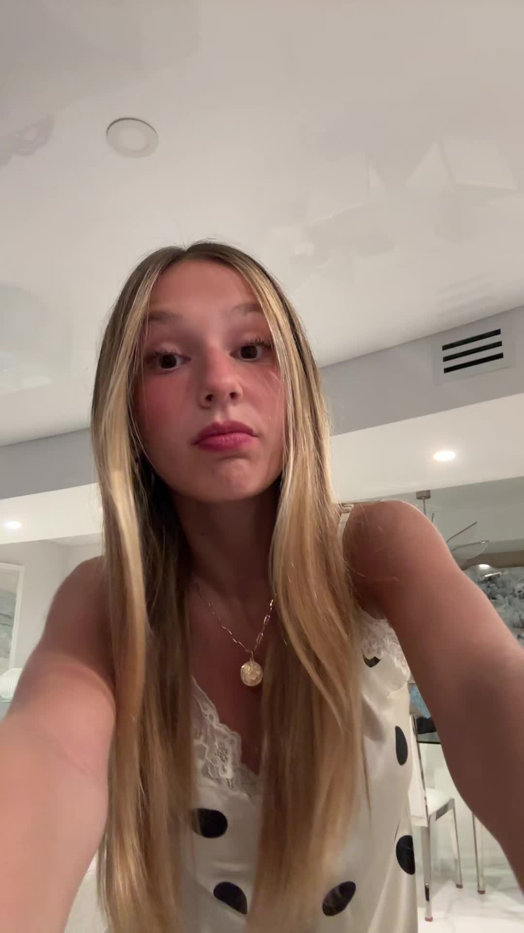 @lolaschiffer