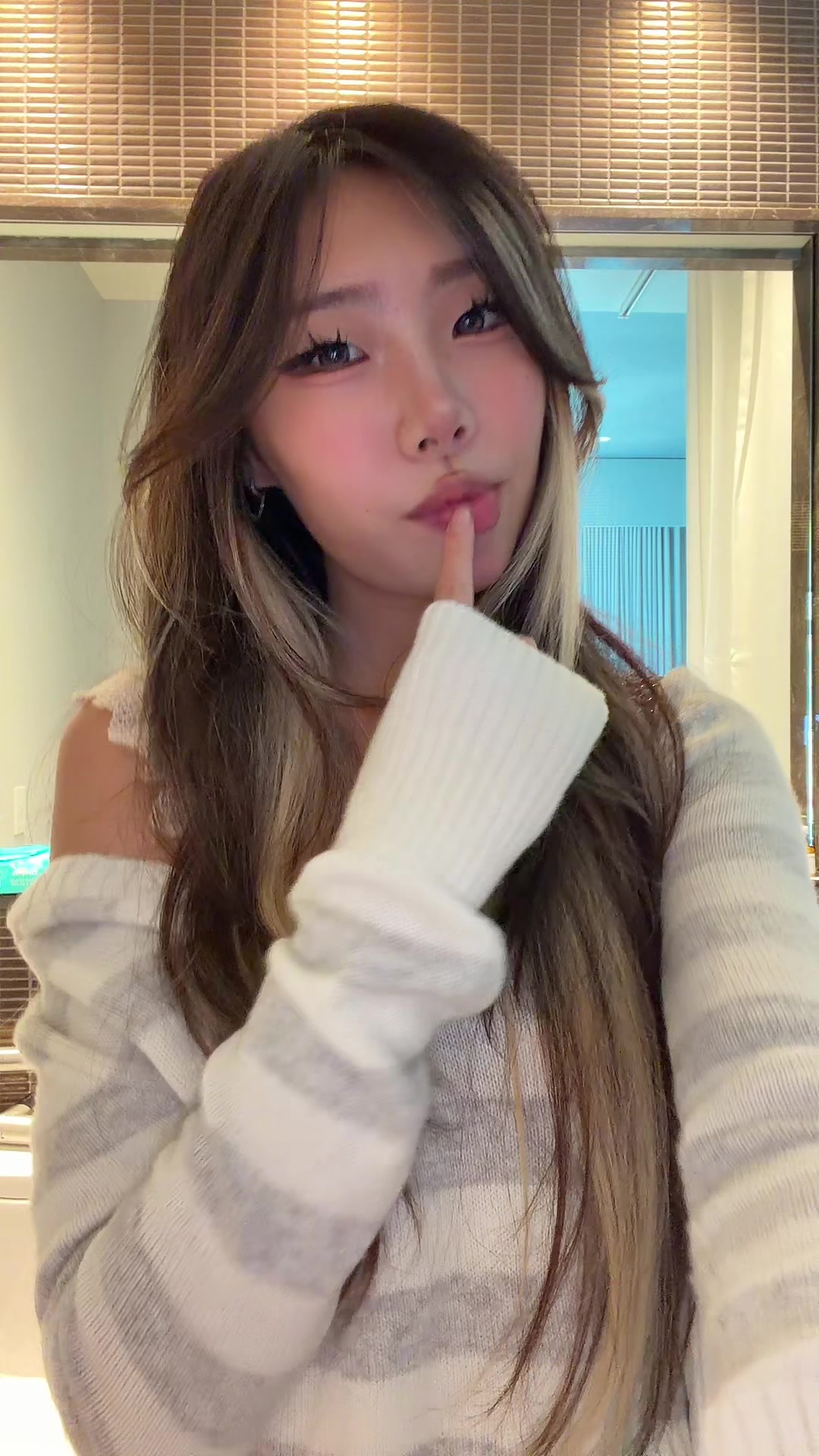 @adri_323_