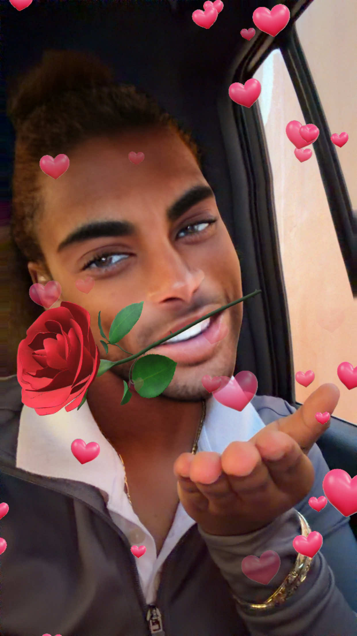 @￴