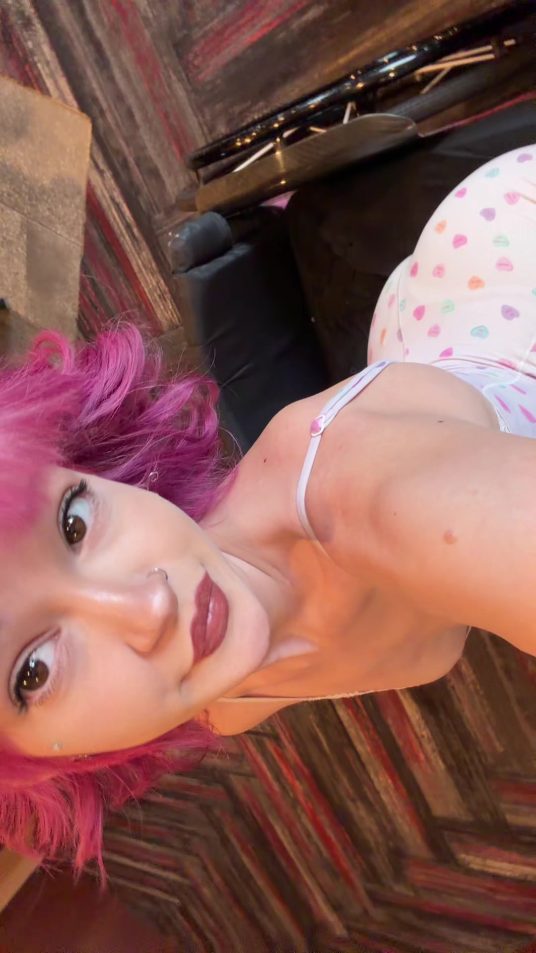 @thenolegsgirl