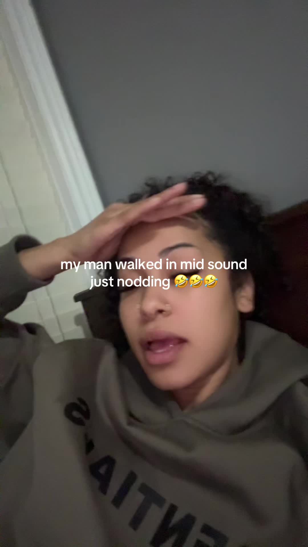 @ELLENIA MIONI