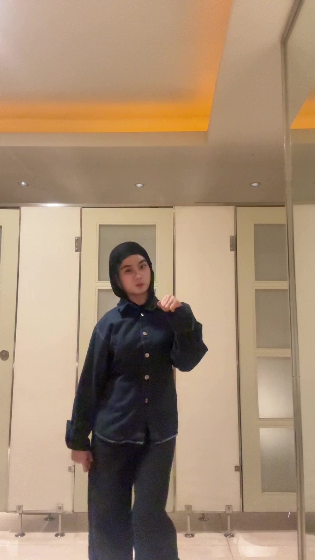 @Bella