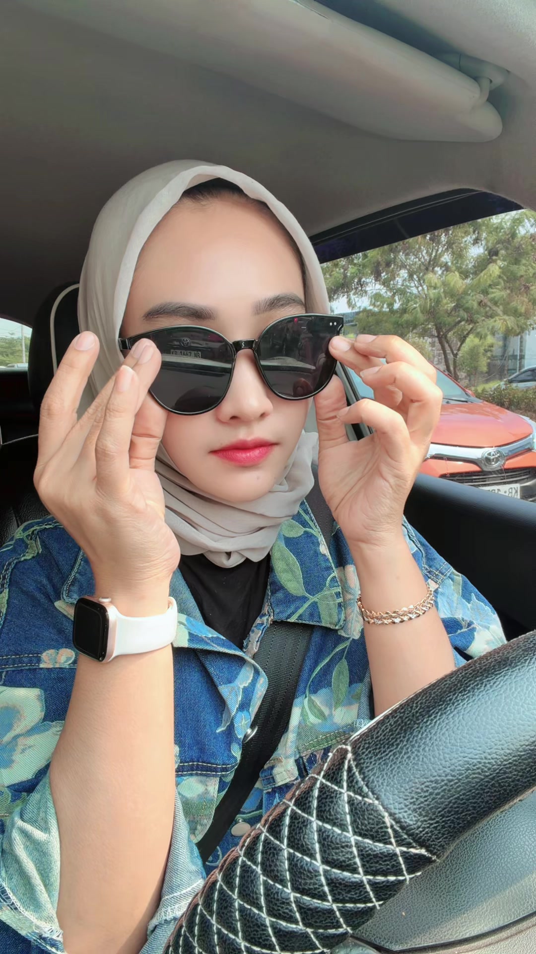 @KacaMataHitam