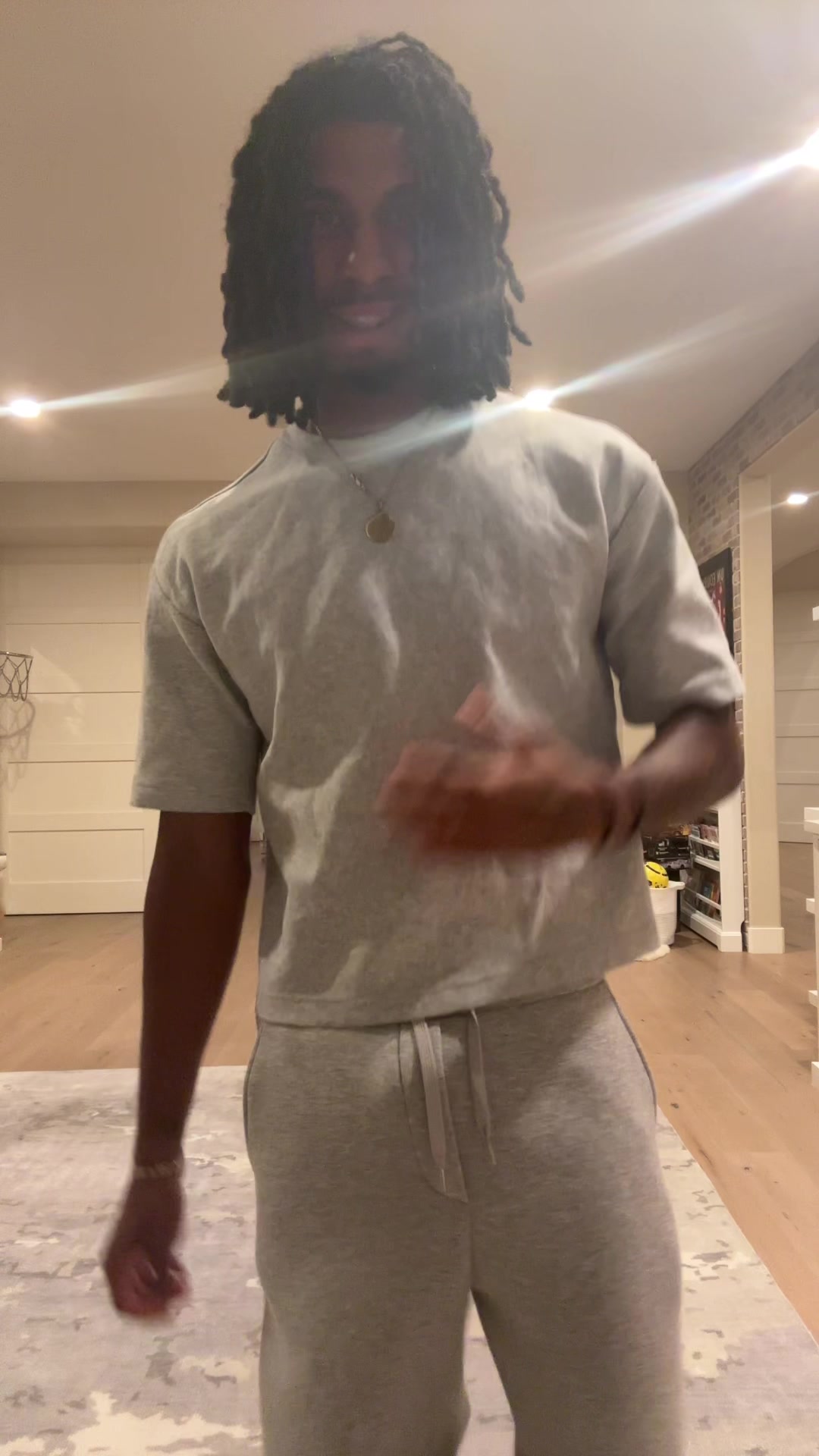 @Jluv
