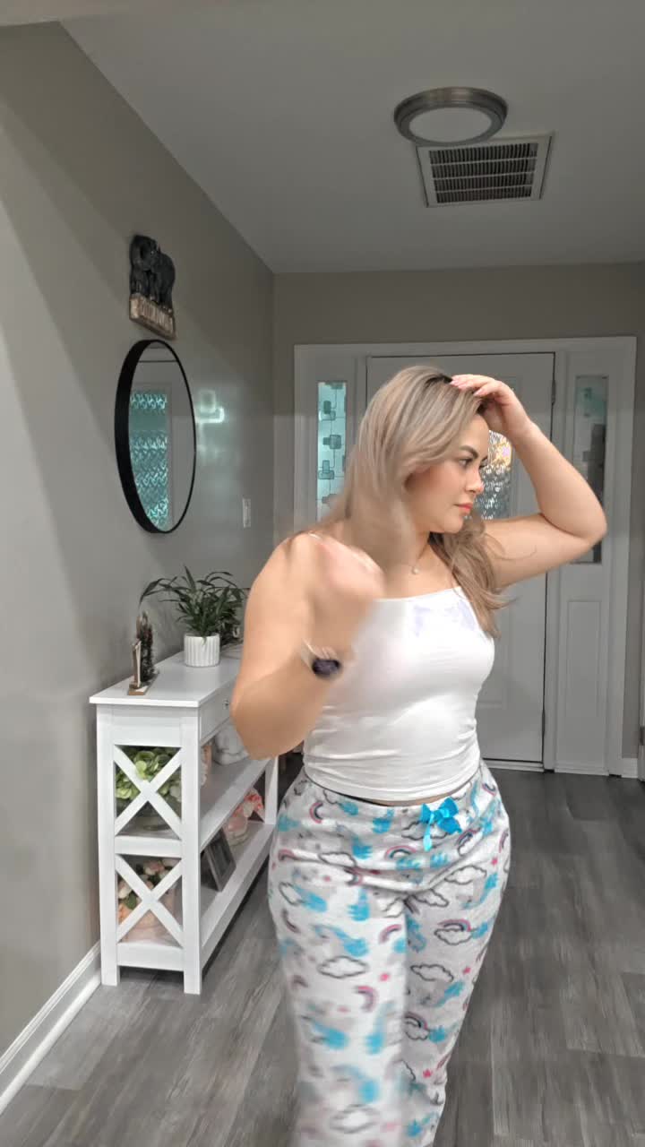 @😘Roxxy_flores🇸🇻💕