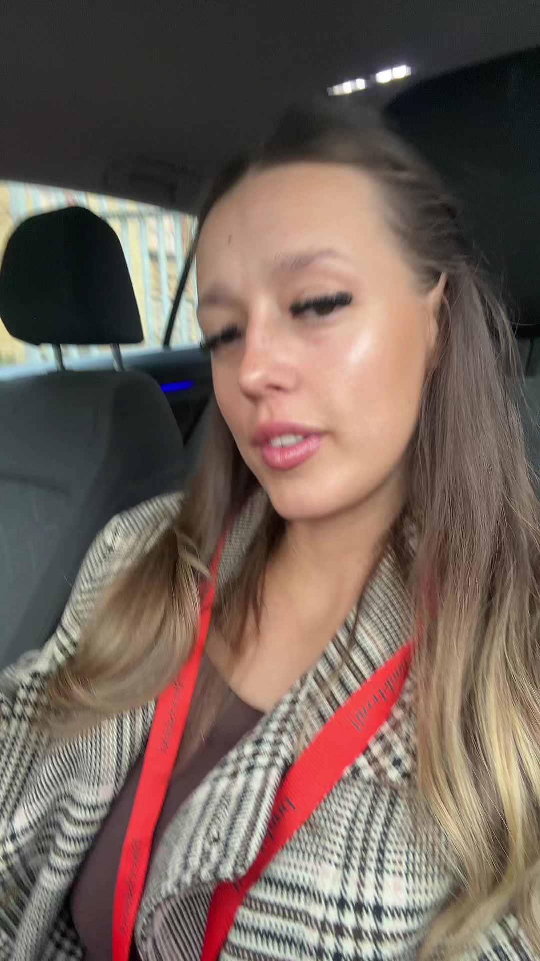 @Ella