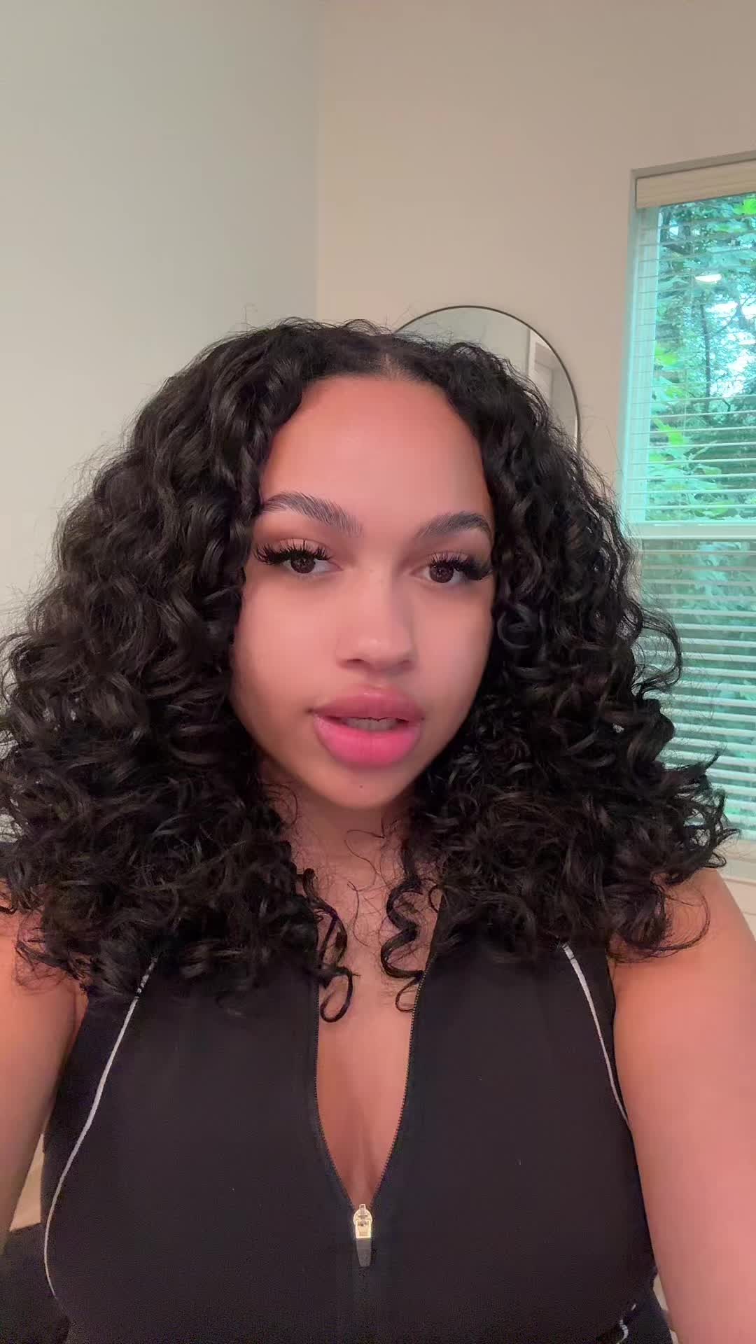 @Bella