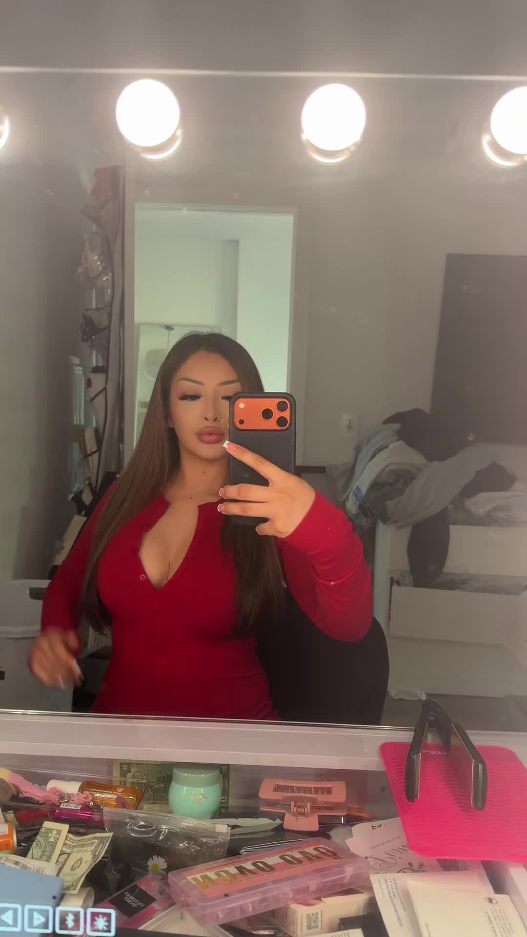 @haileyy