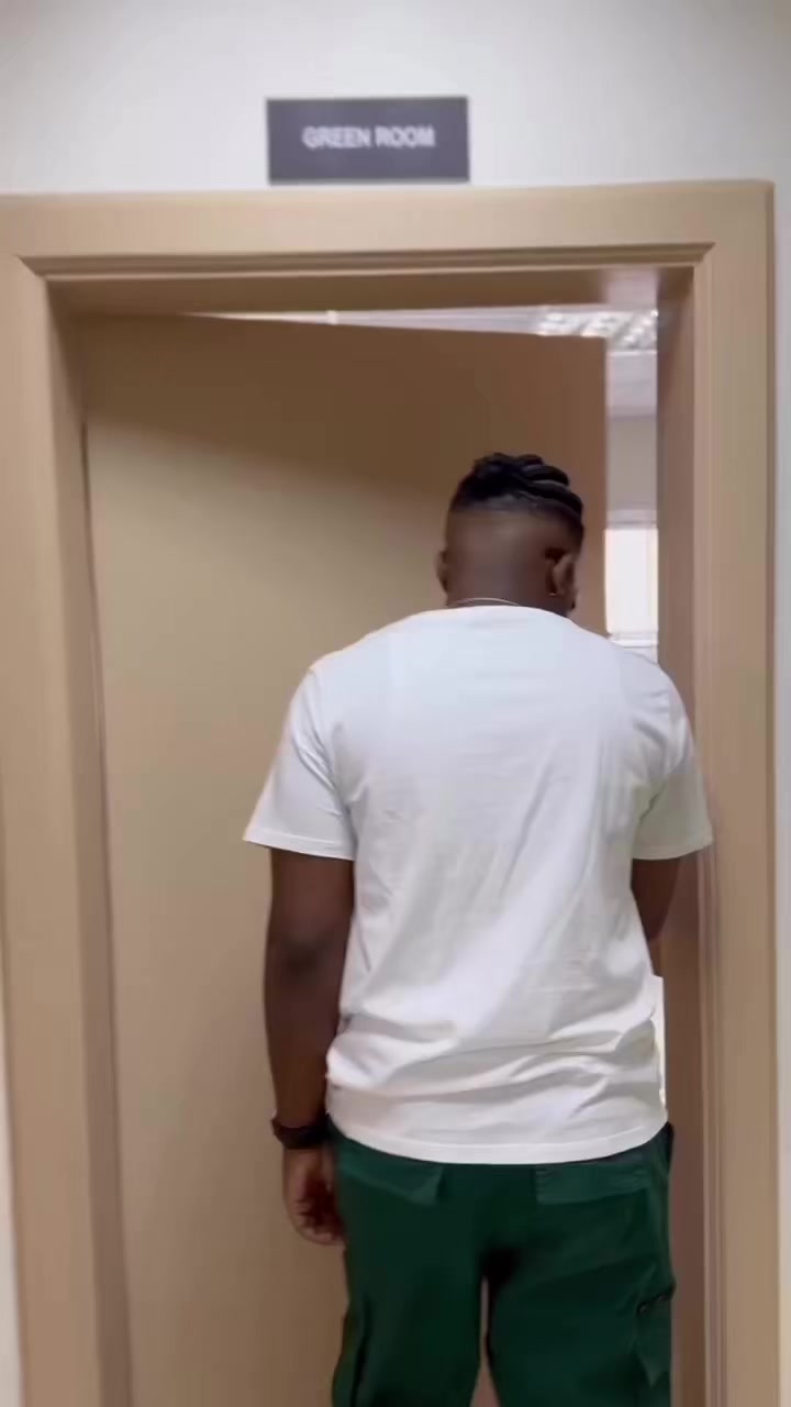 @Mikrophone7