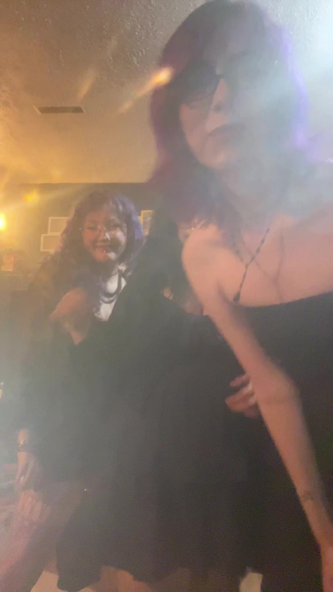 @bella