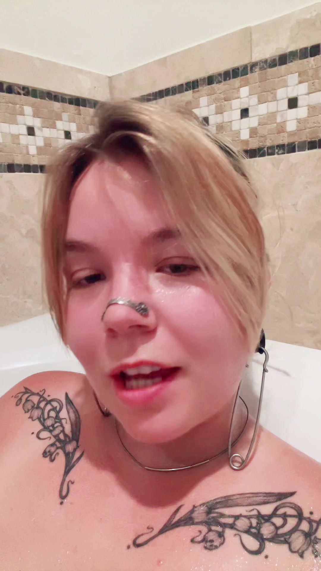 @Lillith_fox