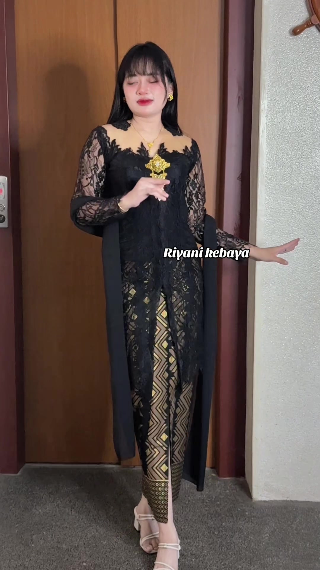 @Riyani kebaya bali real