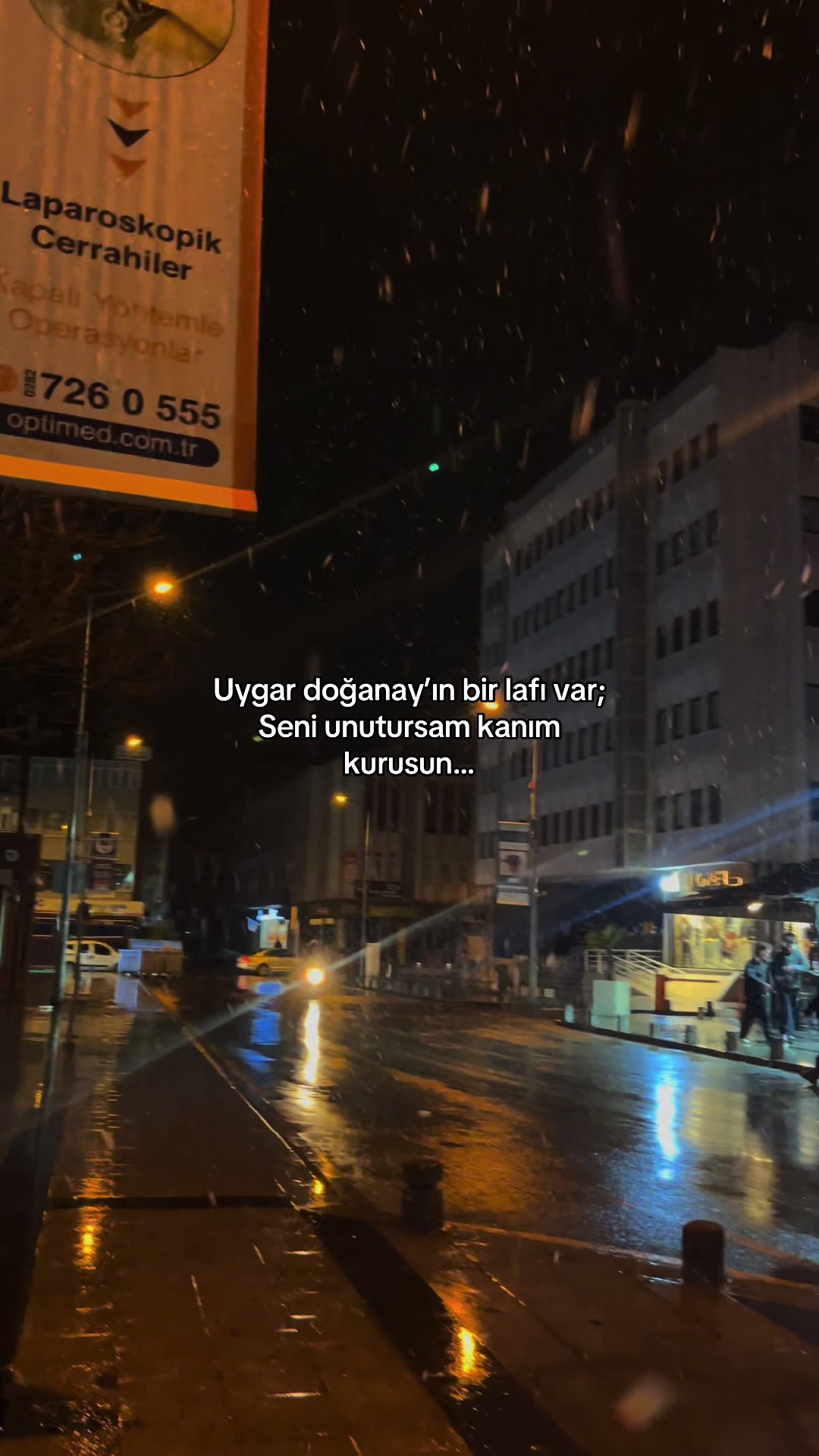 @𝐄.