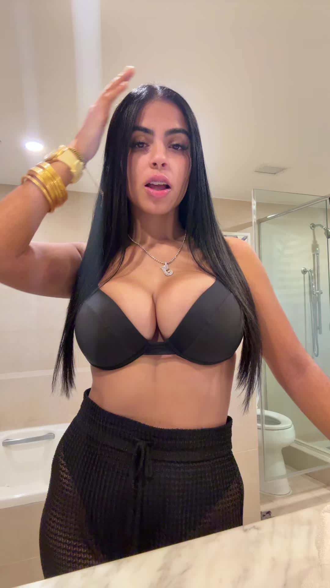 @Reyesss.j