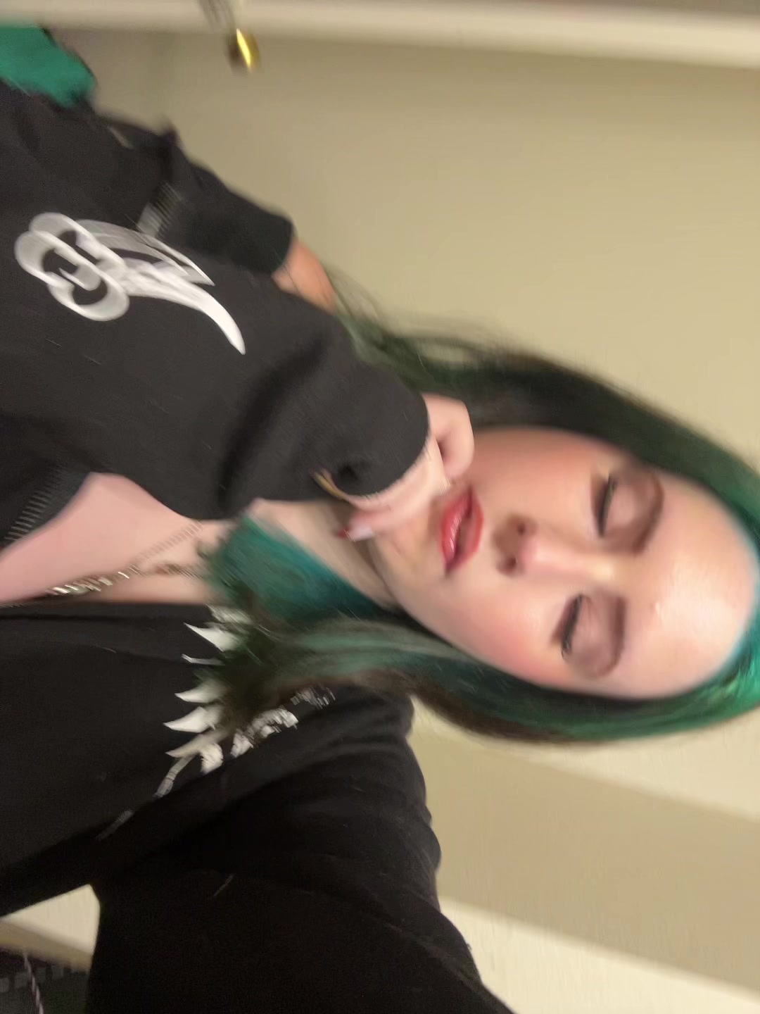 @Mꨄ︎