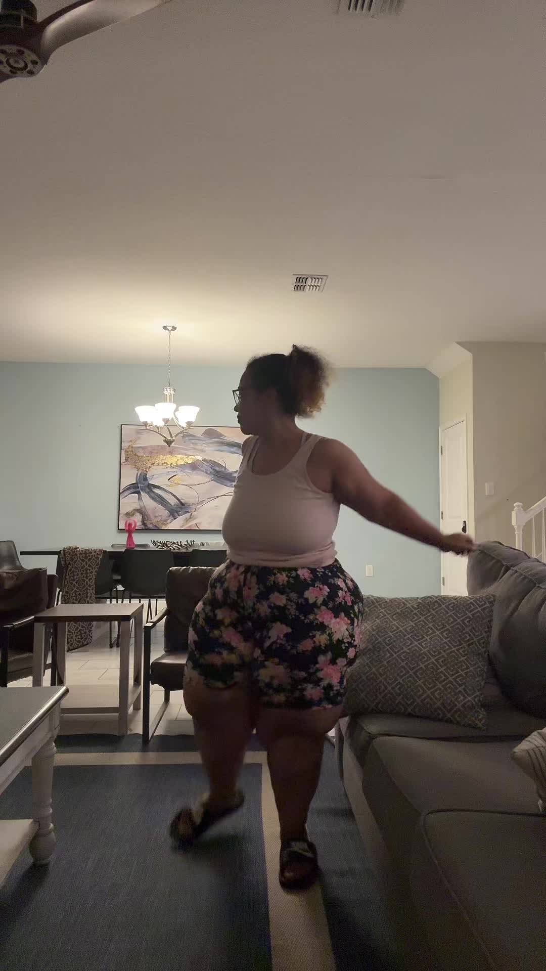@Sarah Michelle 🌻