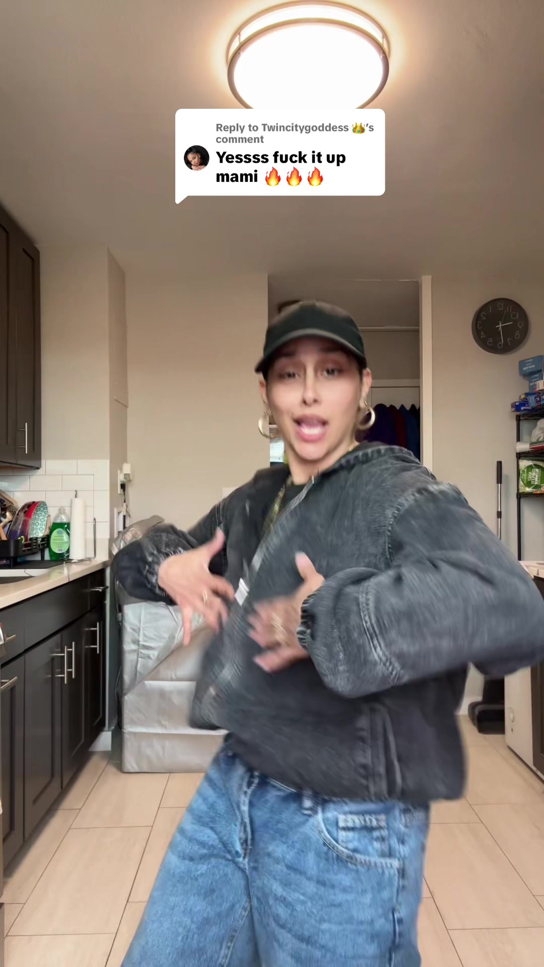 @momof4