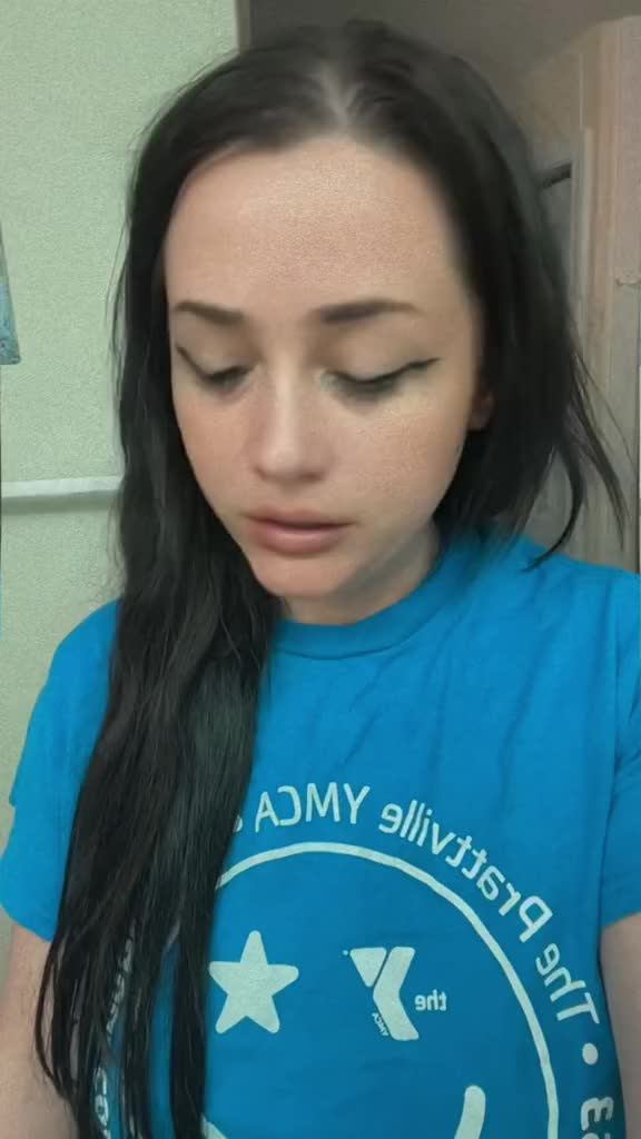 @givemypillowsumhead