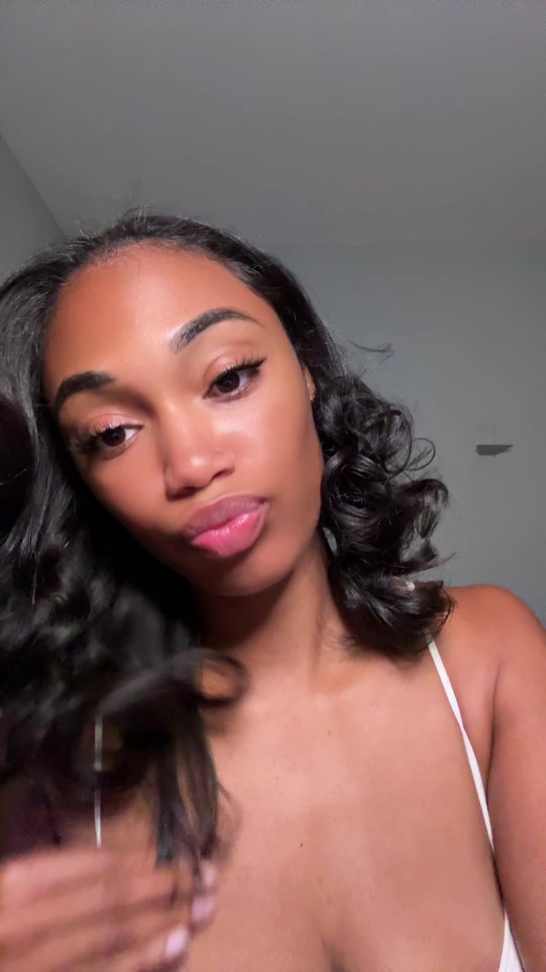 @TheRealGoldenbeautii