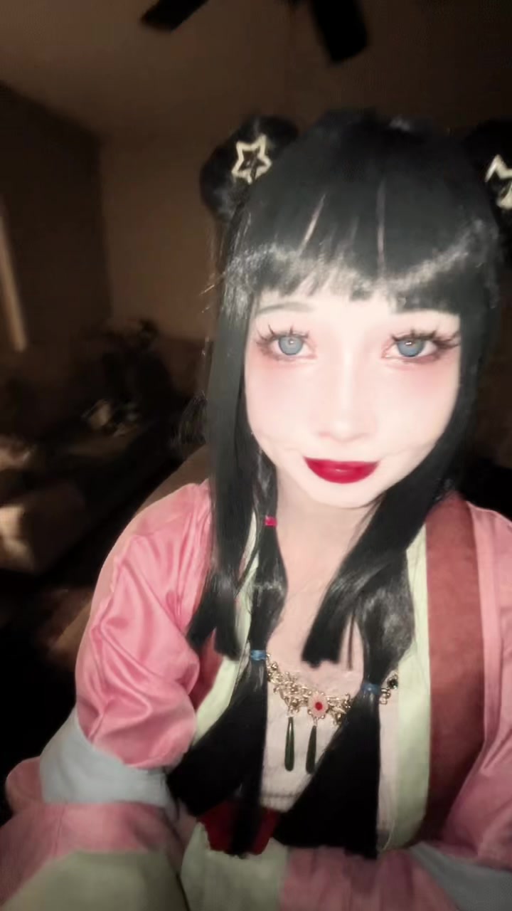 @▪︎⍣✩ evie ✩⍣▪︎