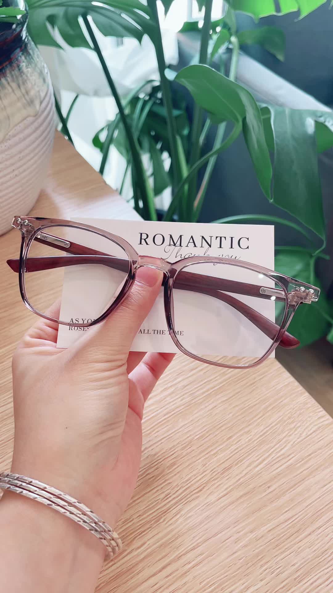 @Design Glasses