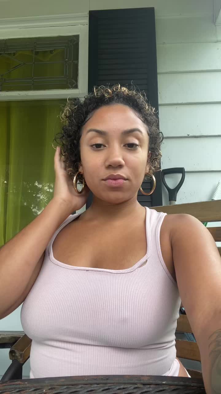 @julztheemuse