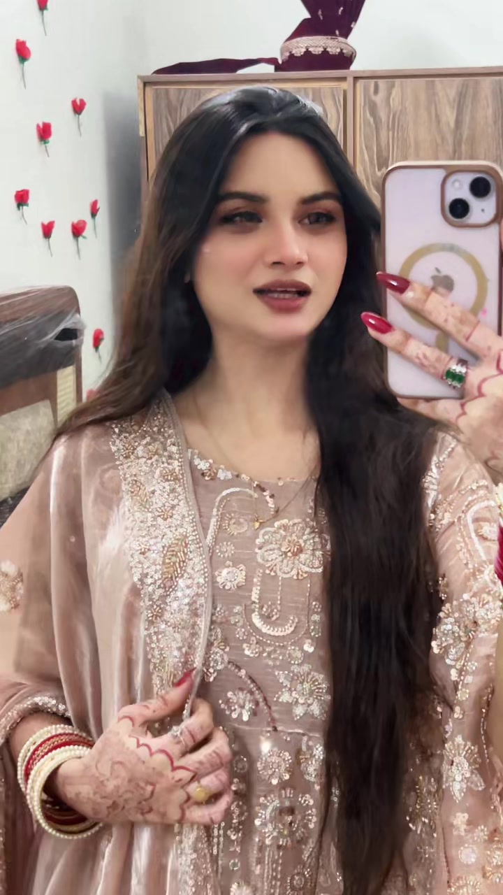 @Emaan🕊️✨