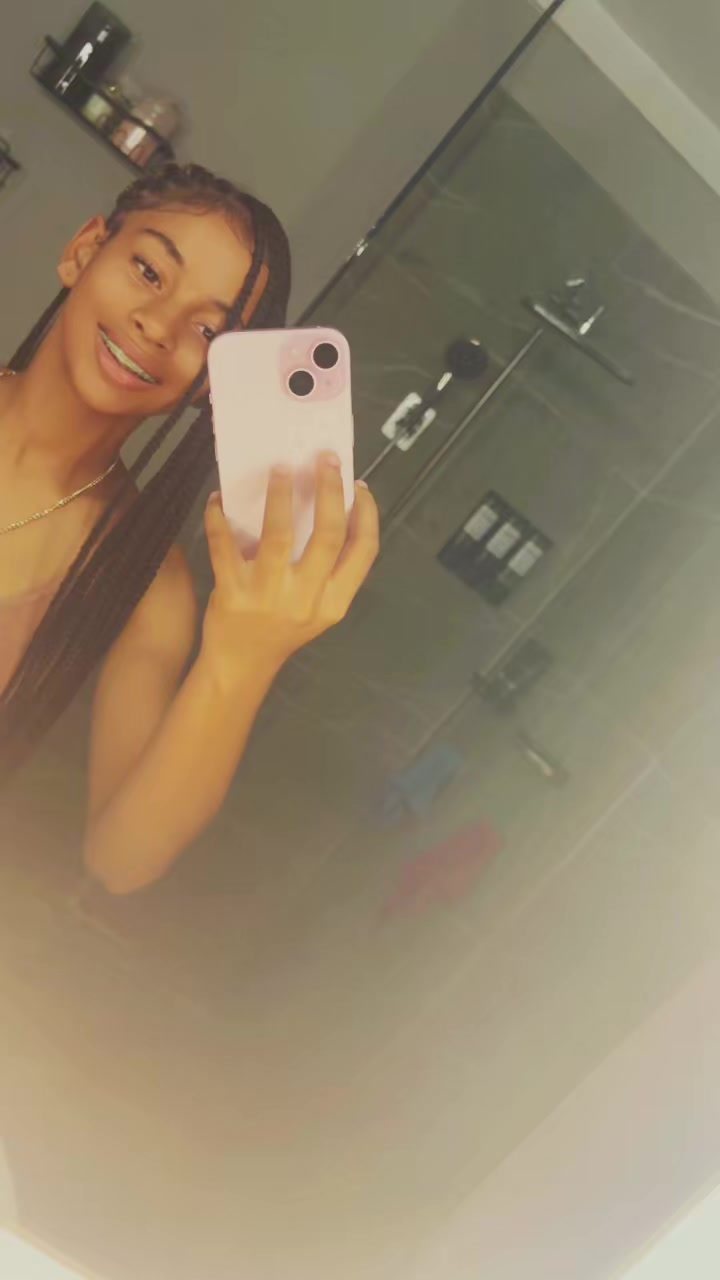 @𝐋𝐈𝐂𝐈𝟐𝐒𝐇𝐎𝐑𝐓🫶💕