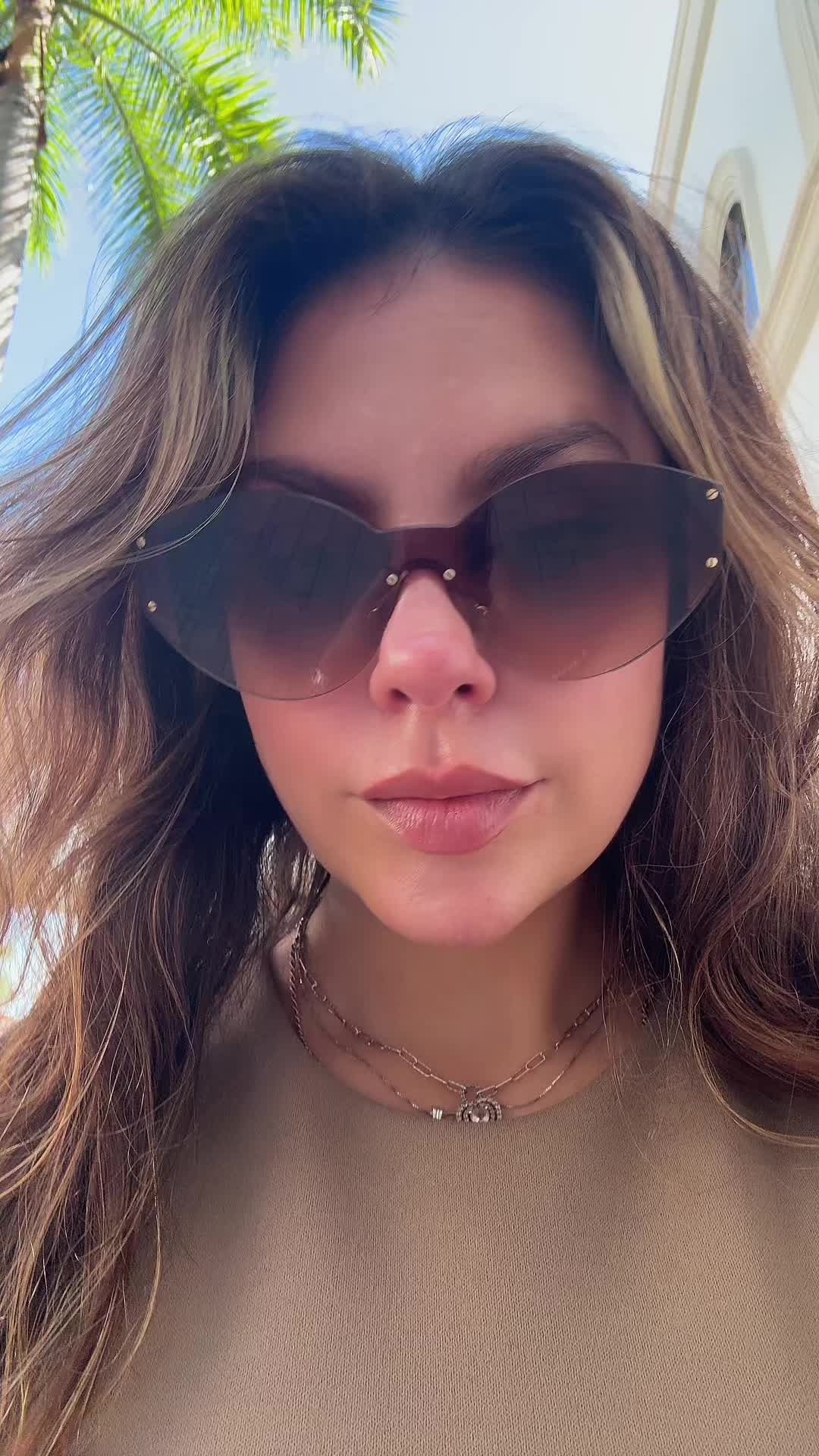 @Fernandasellsmiami ๐