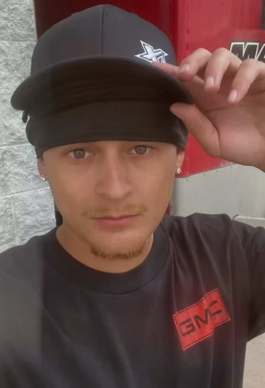 @JR4o9