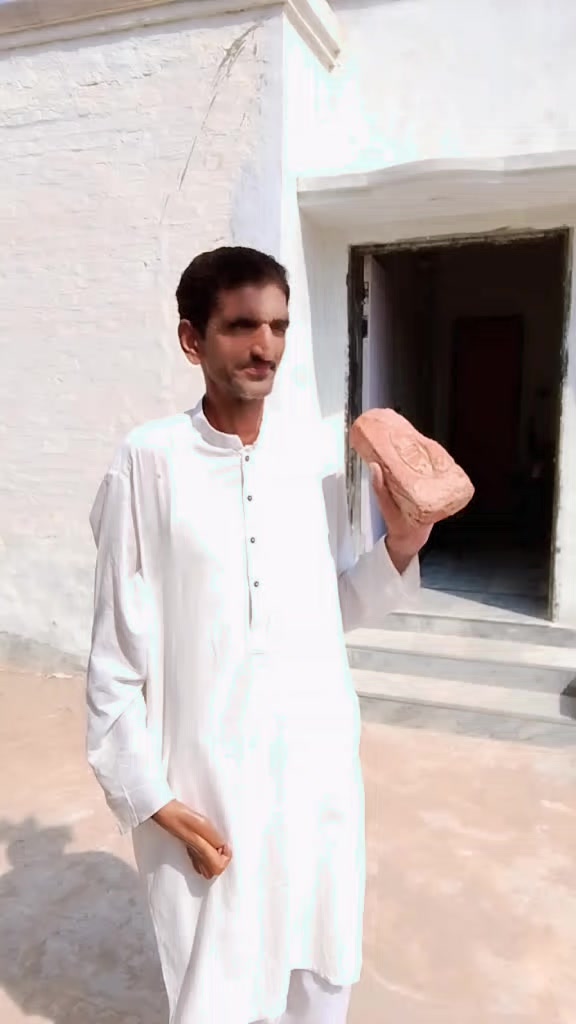 @m Khalid Abbas