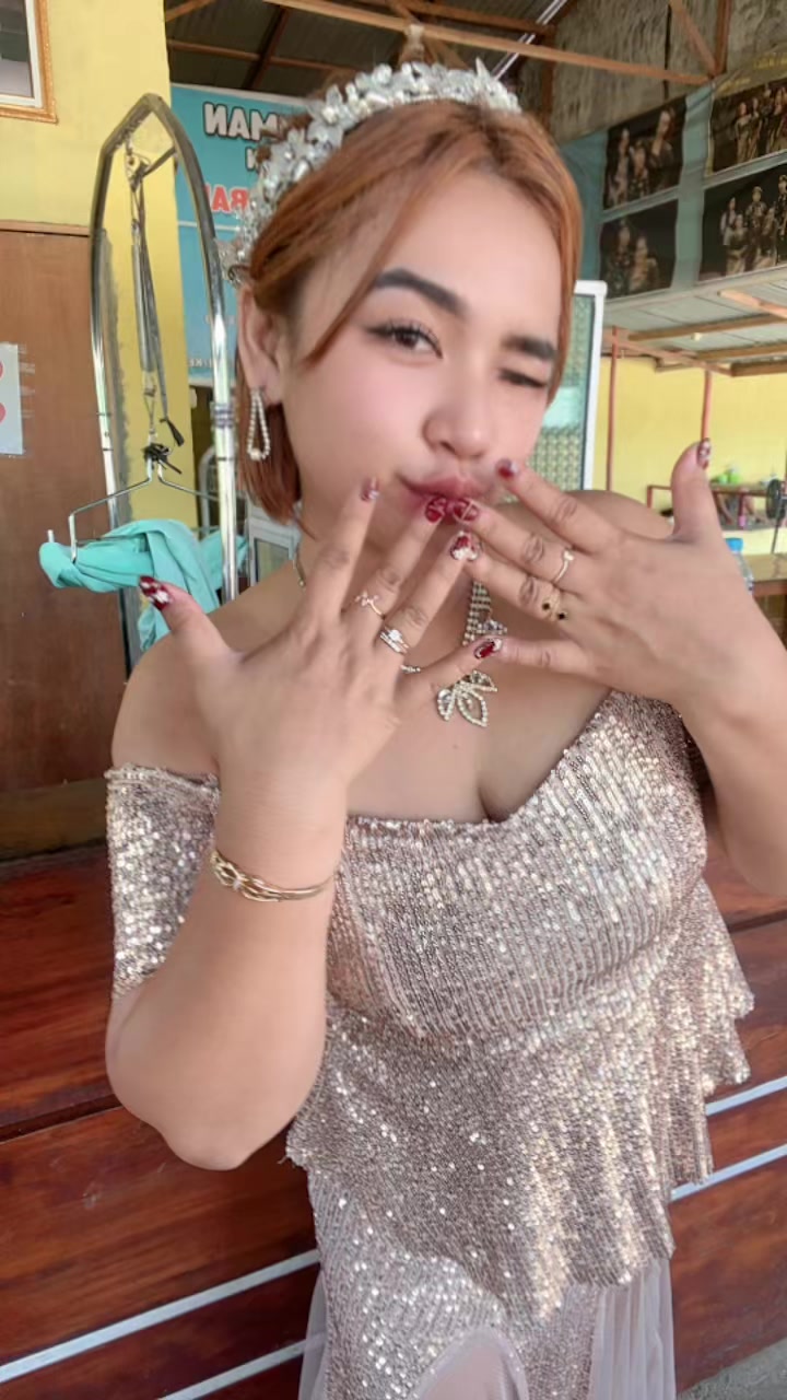 @julia frinella sari