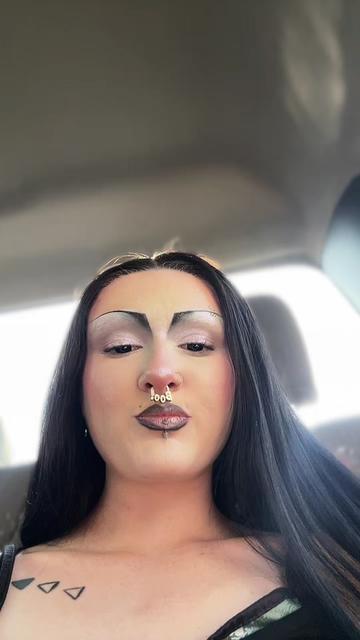 @Eve.N.Odder