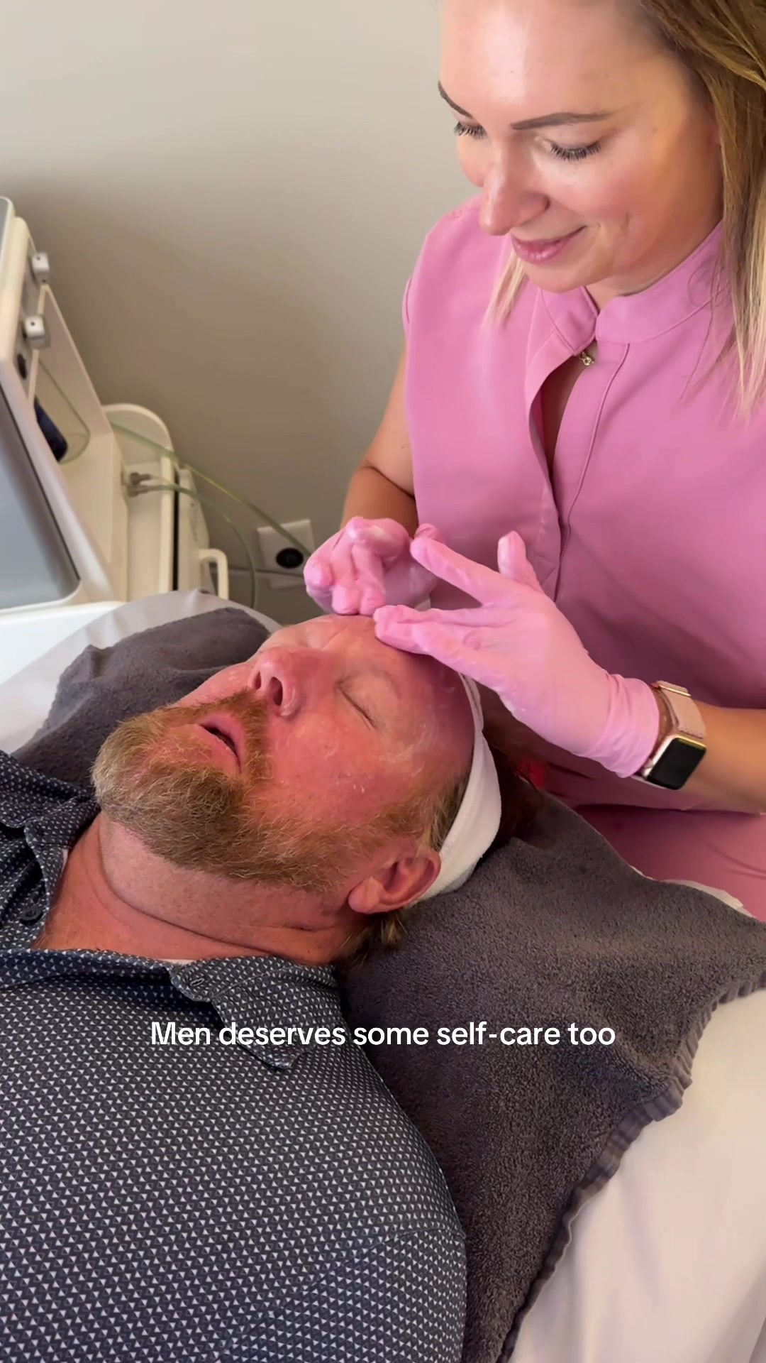 @Mona Dermatology | Cincinnati