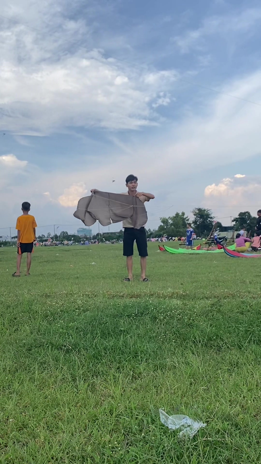 @Thả diều cùng Lợi