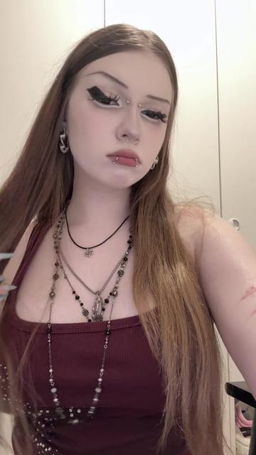 @лола <33